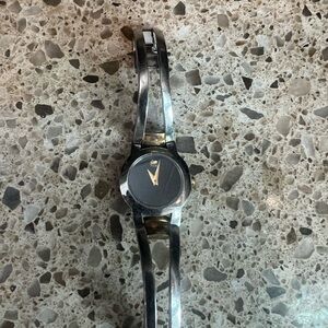 Stylish Silver Wearable Watch